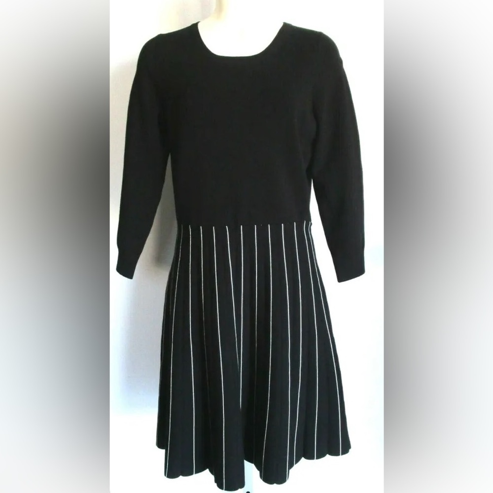 Ann Taylor LOFT Sweater Knit Dress Women Size Medium Black & White Stripe Large